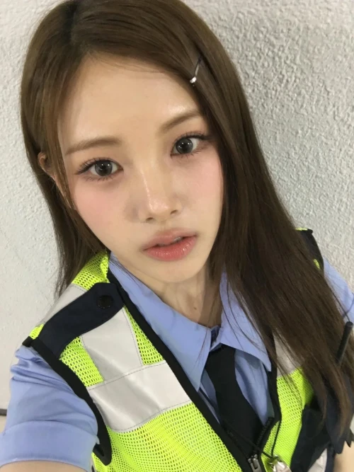 260517-baby-dont-cry-weverse-update-yihyun-v0-8hka8qmotn1h1.webp