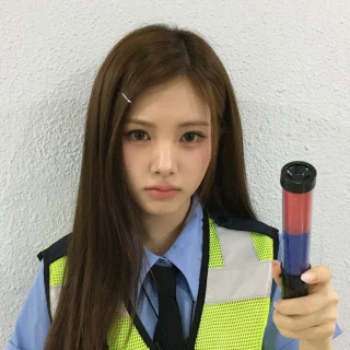 260517-baby-dont-cry-weverse-update-yihyun-v0-ksi7x8xotn1h1