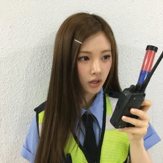 260517-baby-dont-cry-weverse-update-yihyun-v0-q1sf199ptn1h1