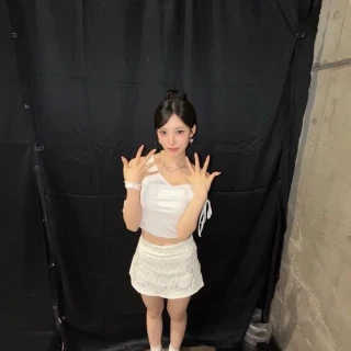260517-rescene-plus-chat-update-with-liv-kcon-ft-minami-v0-zv865pag2z1h1