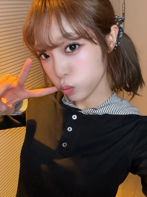 260517-yena-yenacore-instagram-update-v0-x0tqtz4b7s1h1.webp