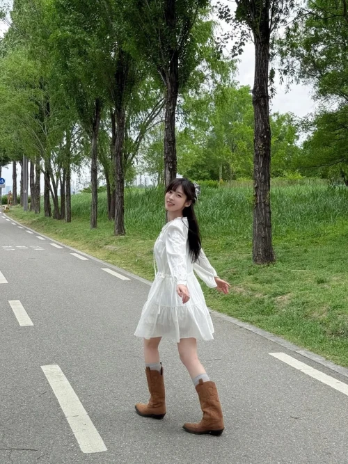260518-arin-instagram-update-v0-jvscn1823v1h1.webp