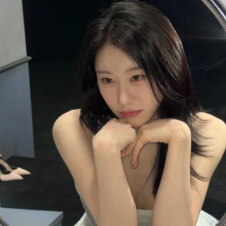 260518-chaeryeong-instagram-update-v0-bhqv10zvnv1h1