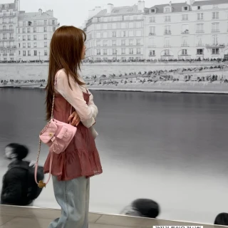 260518-chuu-instagram-update-ft-heejin-v0-9xpbwni4cz1h1