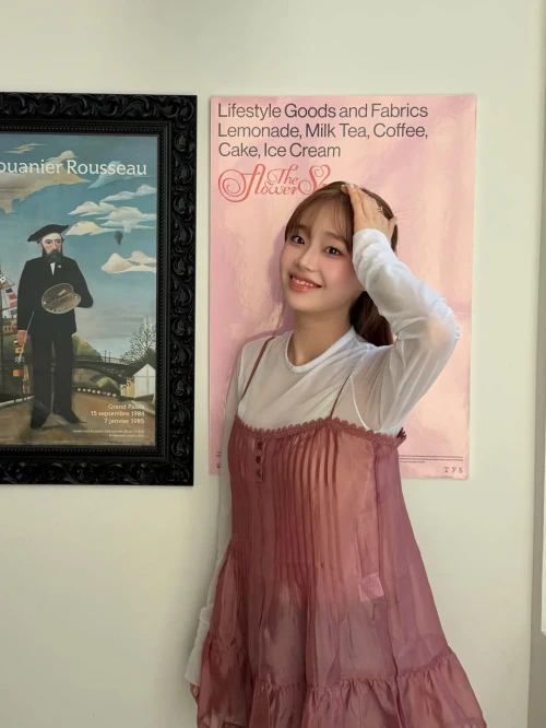 260518-chuu-instagram-update-ft-heejin-v0-r4ihxml4cz1h1.webp