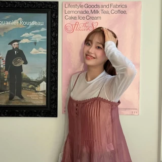 260518-chuu-instagram-update-ft-heejin-v0-r4ihxml4cz1h1
