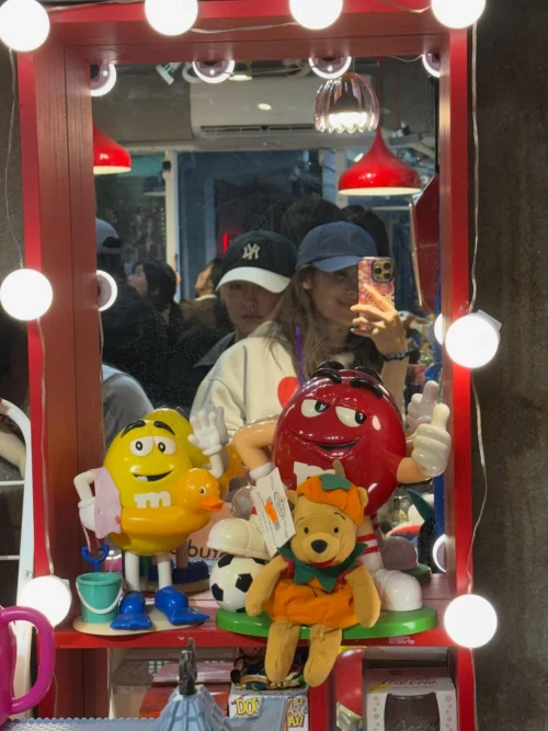 260518-miyeon-instagram-update-with-twice-sana-v0-czwzx96pjt1h1.webp