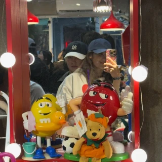 260518-miyeon-instagram-update-with-twice-sana-v0-czwzx96pjt1h1