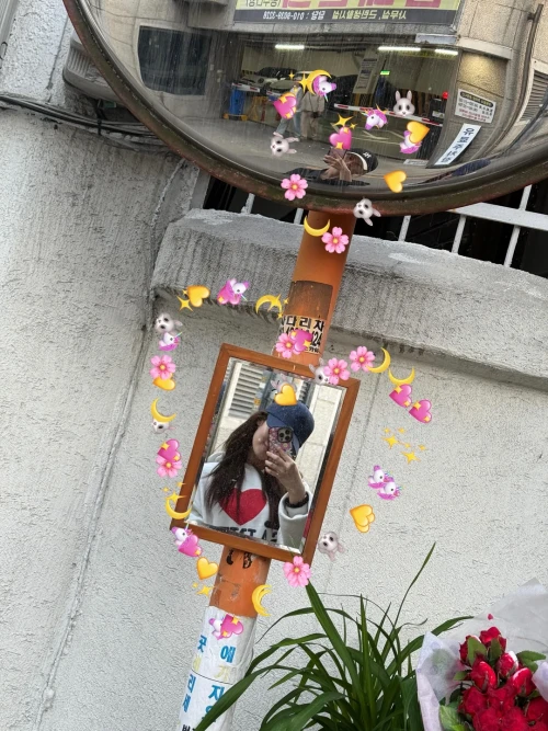 260518-miyeon-instagram-update-with-twice-sana-v0-dab8bafpjt1h1.webp