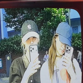 260518-miyeon-instagram-update-with-twice-sana-v0-o7oxr50ojt1h1