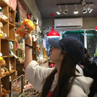 260518-miyeon-instagram-update-with-twice-sana-v0-s48g4juojt1h1