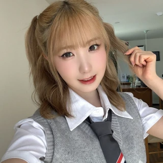 260518-say-my-name-twitter-update-hitomi-v0-wo9fi67ltu1h1