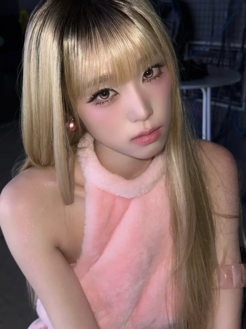 260518-yena-yenacore-instagram-update-v0-vbw5f4mb3z1h1.webp