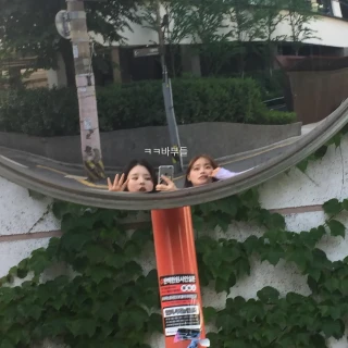 260519-heejin-instagram-update-v0-1emr9l9j7y1h1