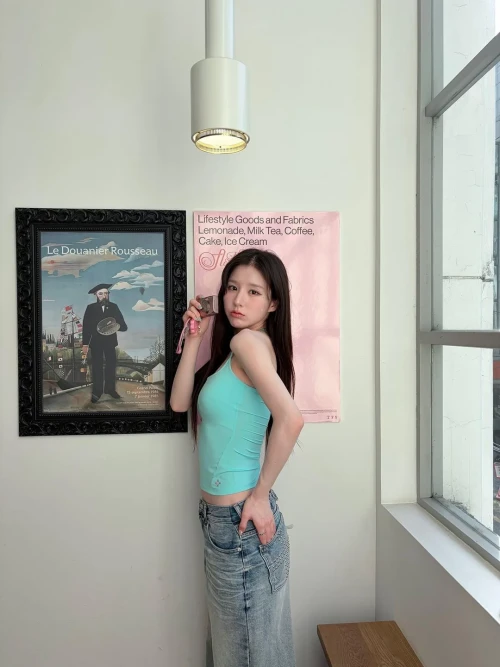 260519-heejin-instagram-update-v0-7kl4nl9j7y1h1.webp