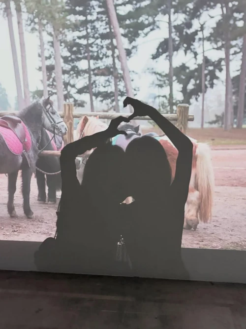 260519-heejin-instagram-update-v0-c39czk9j7y1h1.webp
