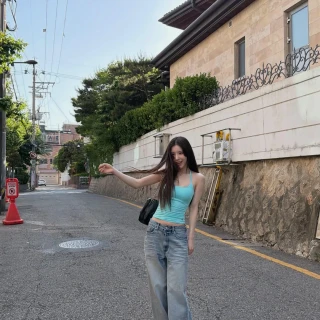 260519-heejin-instagram-update-v0-gtvcwj9j7y1h1