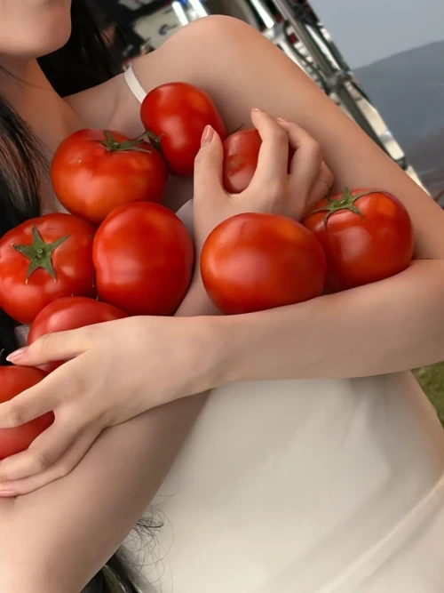 260519-karina-instagram-update-2-v0-6c90hisvz12h1.webp