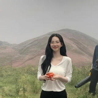 260519-karina-instagram-update-2-v0-9s91hhsvz12h1