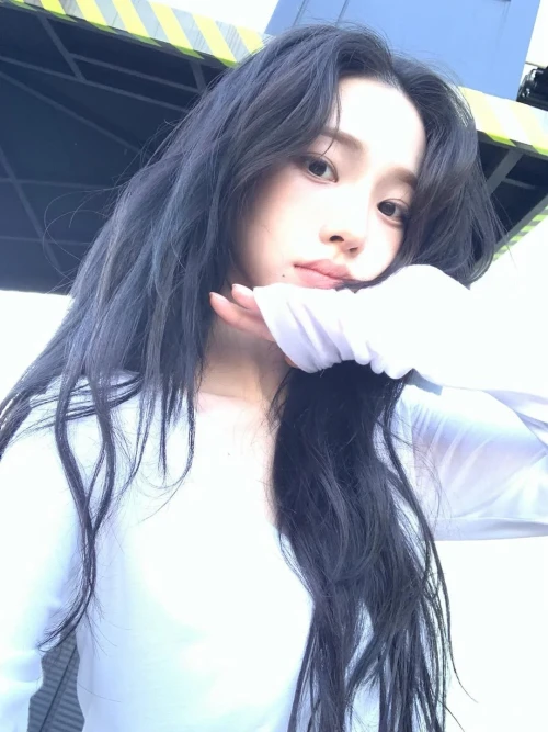 260519-karina-instagram-update-2-v0-cnmjaisvz12h1.webp