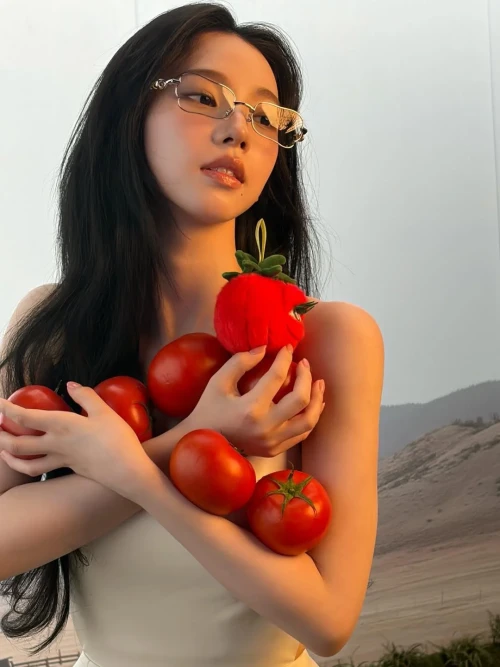 260519-karina-instagram-update-2-v0-fau0jgsvz12h1.webp