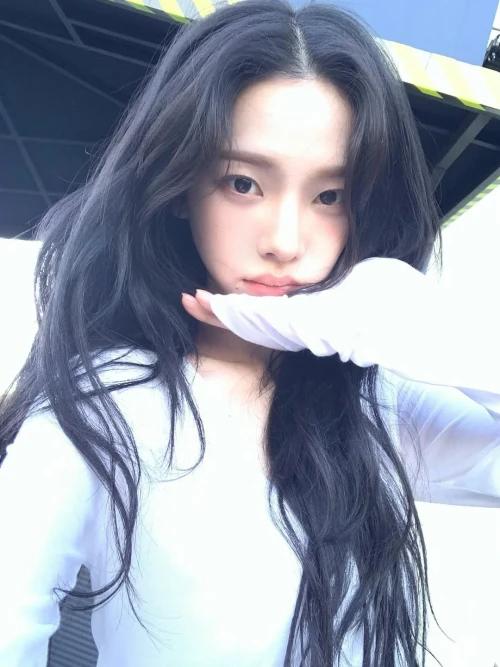 260519-karina-instagram-update-2-v0-izx4jjsvz12h1.webp