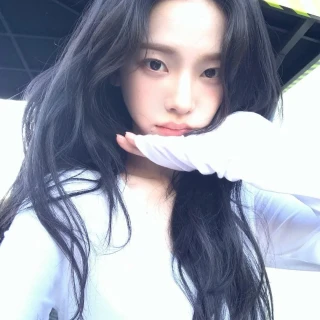 260519-karina-instagram-update-2-v0-izx4jjsvz12h1