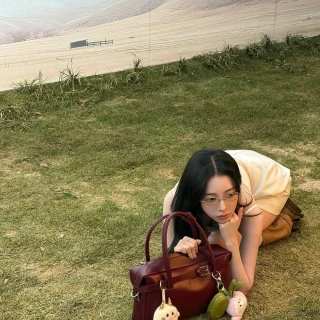 260519-karina-instagram-update-2-v0-juwrdgsvz12h1