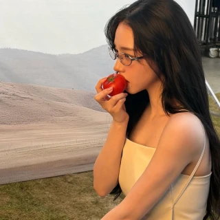 260519-karina-instagram-update-2-v0-k9xdsfsvz12h1