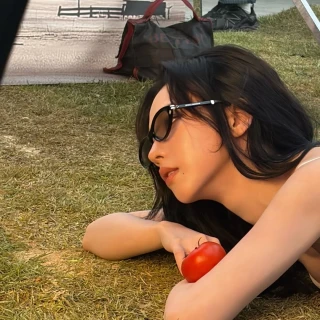 260519-karina-instagram-update-2-v0-oix4phsvz12h1