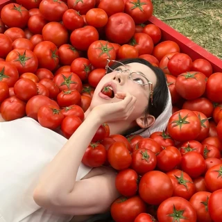 260519-karina-instagram-update-benefit-of-veggie-v0-2qiszendz12h1