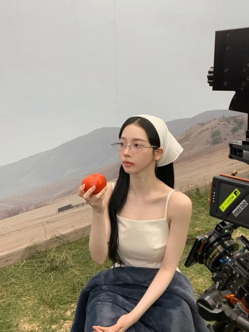 260519-karina-instagram-update-benefit-of-veggie-v0-3vrgyendz12h1.webp