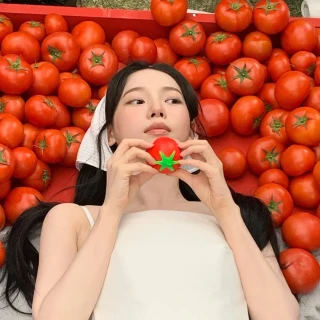 260519-karina-instagram-update-benefit-of-veggie-v0-dm2nshndz12h1
