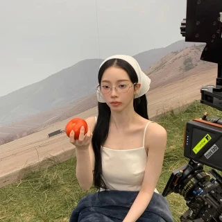 260519-karina-instagram-update-benefit-of-veggie-v0-j866kfndz12h1