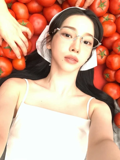 260519-karina-instagram-update-benefit-of-veggie-v0-qx9c9gndz12h1.webp