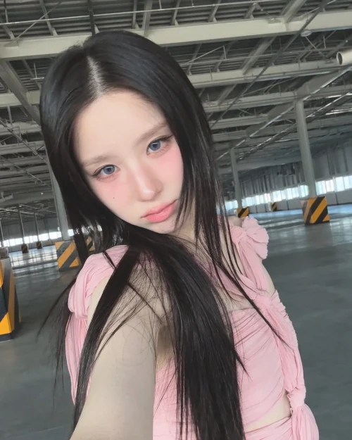 250620-heejin-v0-f7wvqhmbvd2h1.webp