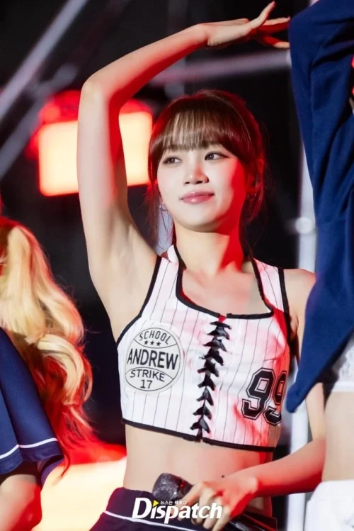 260515-chaewon-v0-94bq3bvuue2h1.webp