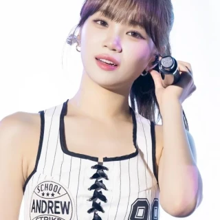 260515-chaewon-v0-cz55s1xuue2h1