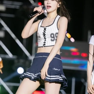 260515-chaewon-v0-inviy0xuue2h1