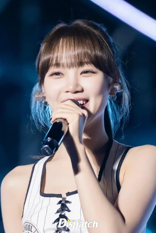 260515-chaewon-v0-n4s7xbvuue2h1.webp