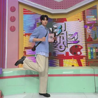 260515-kbs-music-bank-twitter-updates-with-mc-jeemin-feat-v0-zkalj6x4aa1h1