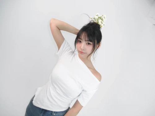 260516-siyeon-weverse-posts-v0-5p4r9zrb8o1h1.webp