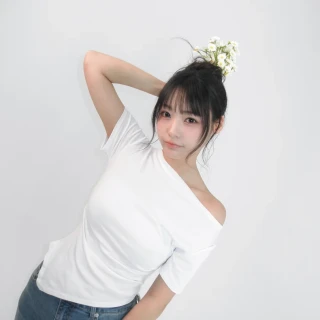 260516-siyeon-weverse-posts-v0-5p4r9zrb8o1h1