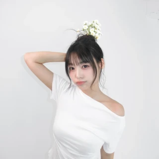 260516-siyeon-weverse-posts-v0-82ktra1c8o1h1