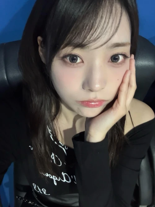 260516-siyeon-weverse-posts-v0-ruywllbc8o1h1.webp