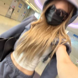 260517-kiss-of-life-instagram-update-belle-life-goes-on-v0-lvwk18v4jp1h1