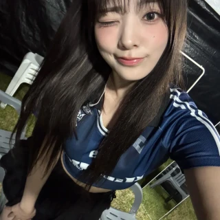 260518-siyeon-weverse-post-v0-x5f36ee64z1h1