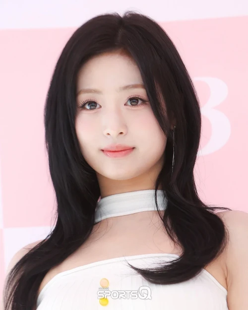 260519-ahyeon-v0-7juf0sc6n42h1.webp