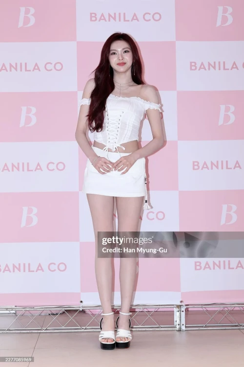 260519-babymonster-banila-co-seongsu-flagship-store-opening-v0-187n4pevf42h1.webp