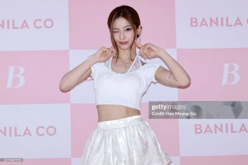 260519-babymonster-banila-co-seongsu-flagship-store-opening-v0-1in4xqevf42h1.webp